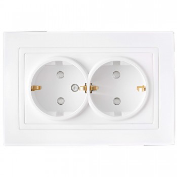 rozetka-dvukhmestnaja-s-zazemleniem-i-zashhitnymi-shtorkami-bylectrica-pc16-350e