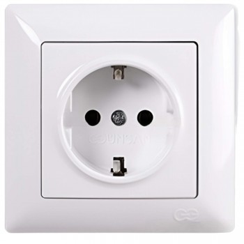 Розетка Gunsan с заземлением белая 01281100100115