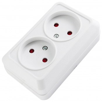 rozetka-belaja-nakladnaja-s-z-sh-2p-ip20-10a-tdm-ladoga-sq1801-0061