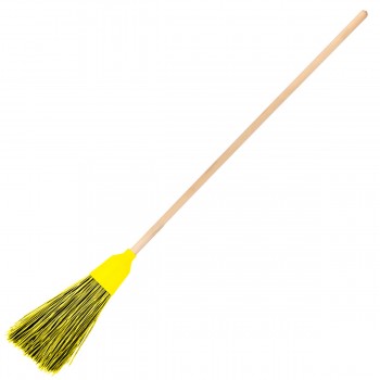 metla-sadovaja-plastikovaja-s-derevjannym-cherenkom