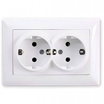 rozetka-dvojjnaja-gunsan-visage-s-zazemleniem-belaja-01281100100150